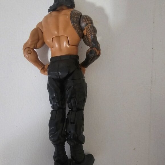 WWE Roman Reigns Elite Action Figure 6in - Picture 4 of 5
